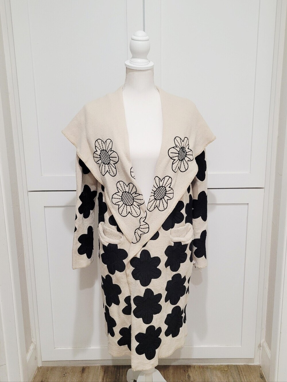BIYA by Johnny Was Cream Hooded Duster Cardigan w/Black Embroidered Flowers | S